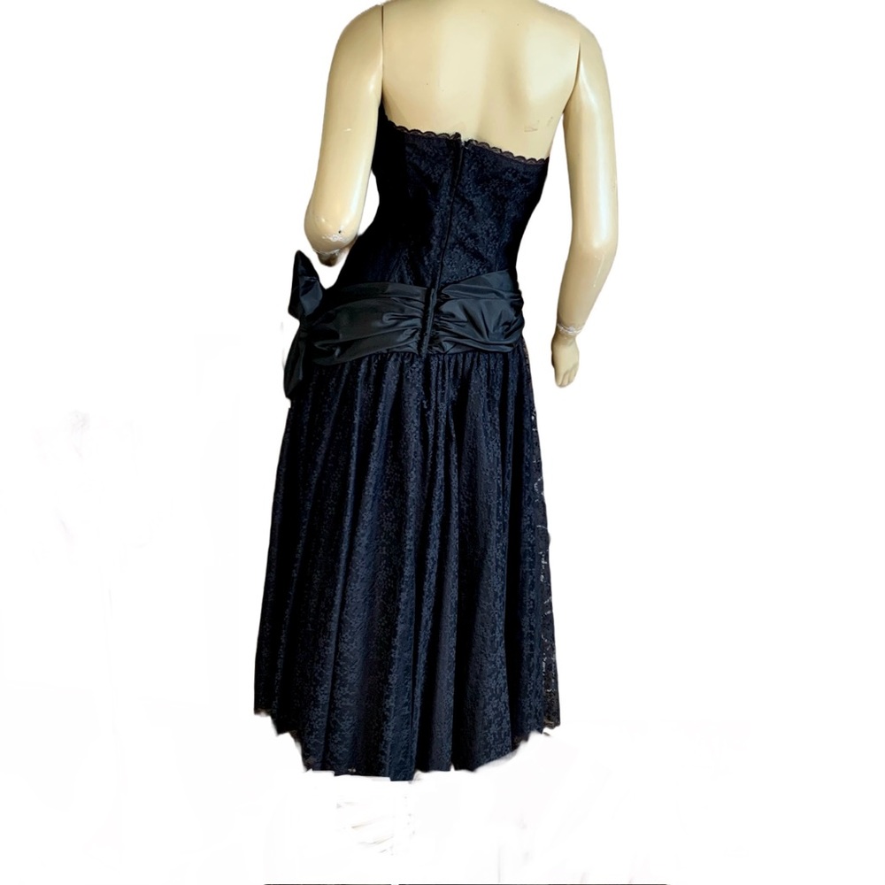 VINTAGE 1980'S BY CAROL BLACK LACE STRAPLESS MIDI PARTY DRESS W/SATIN BOW (6) - Picture 8 of 15